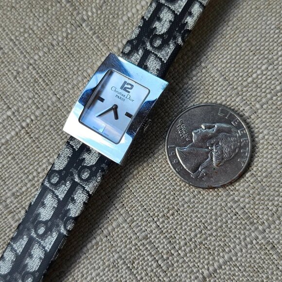 Christian Dior Paris Ladies Wristwatch Swiss Made Silver Tone Case In a Box Auth - Picture 12 of 13